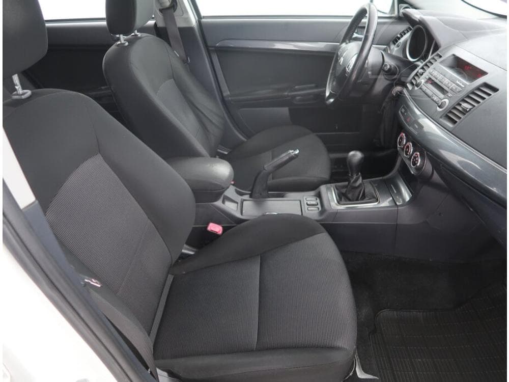 2010 Mitsubishi LANCER - 9
