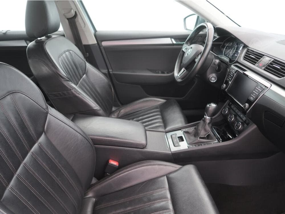 2015 Škoda SUPERB - 9