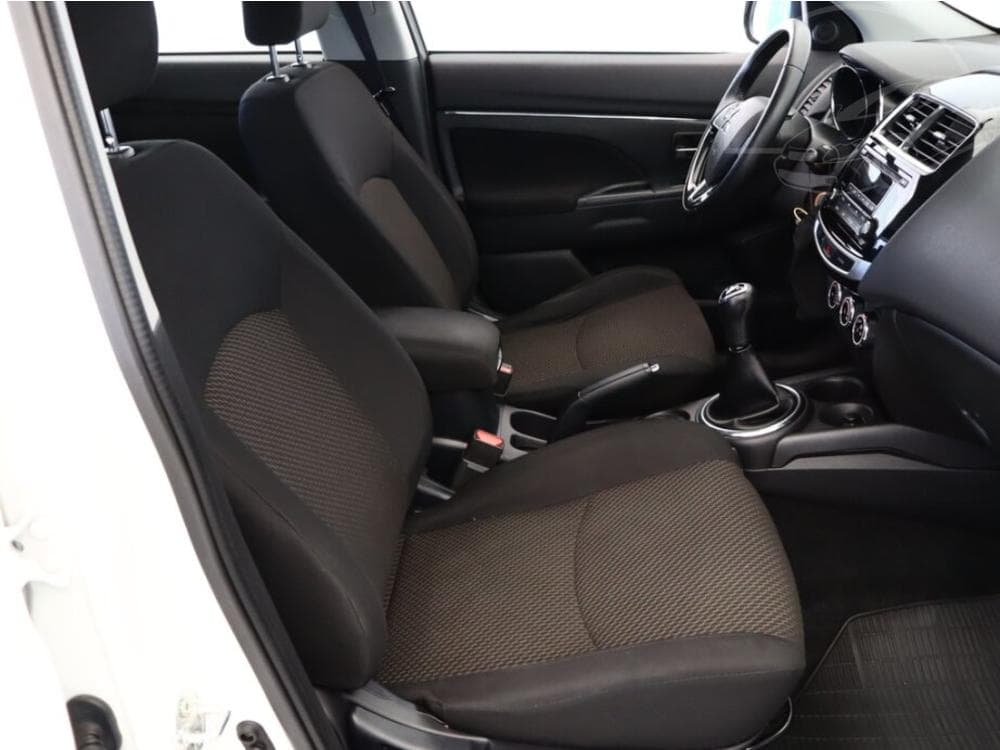 2017 Mitsubishi ASX - 19