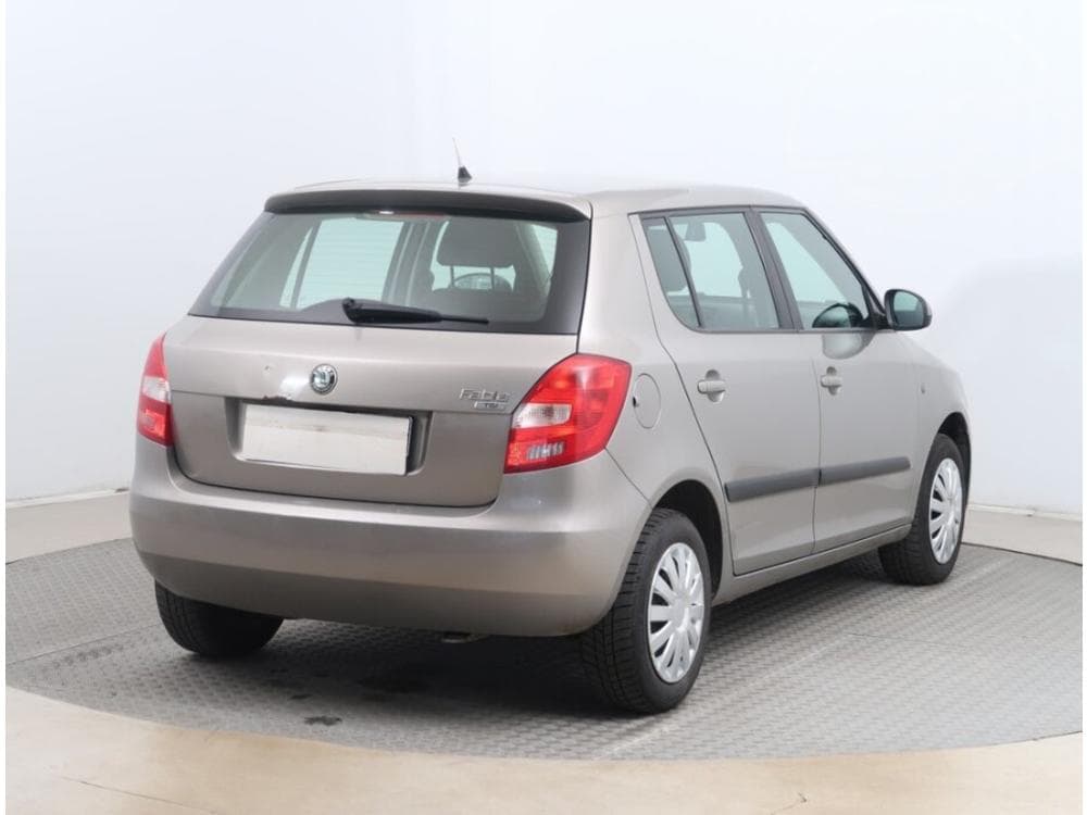 2010 Škoda FABIA - 5