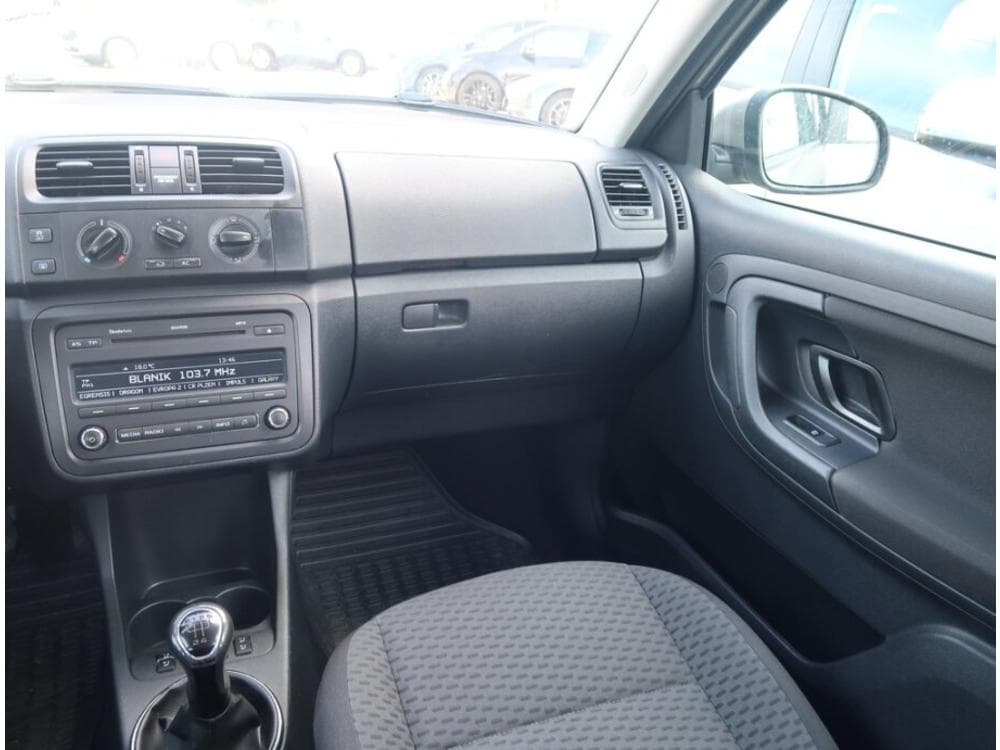 2010 Škoda FABIA - 8
