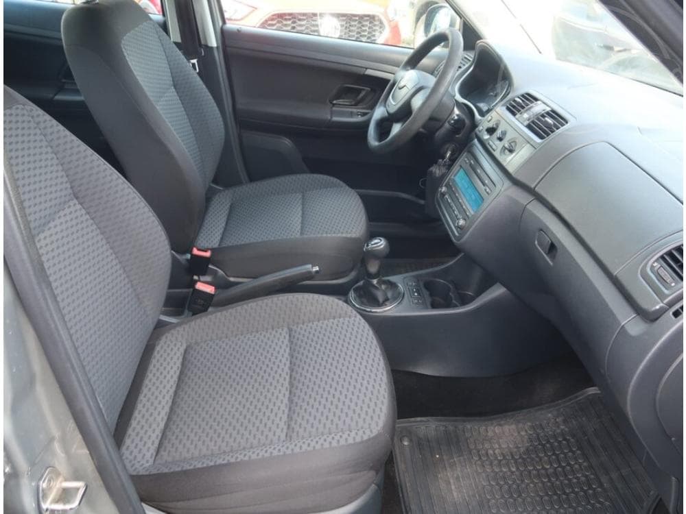 2010 Škoda FABIA - 9