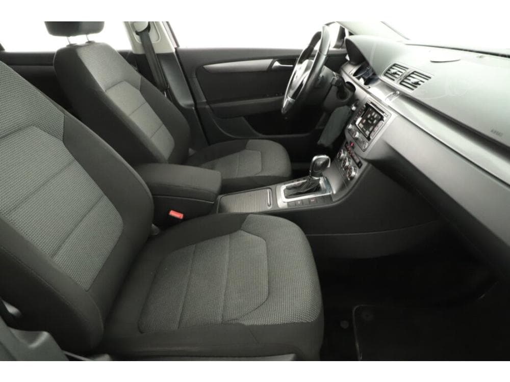 2014 Volkswagen PASSAT - 13