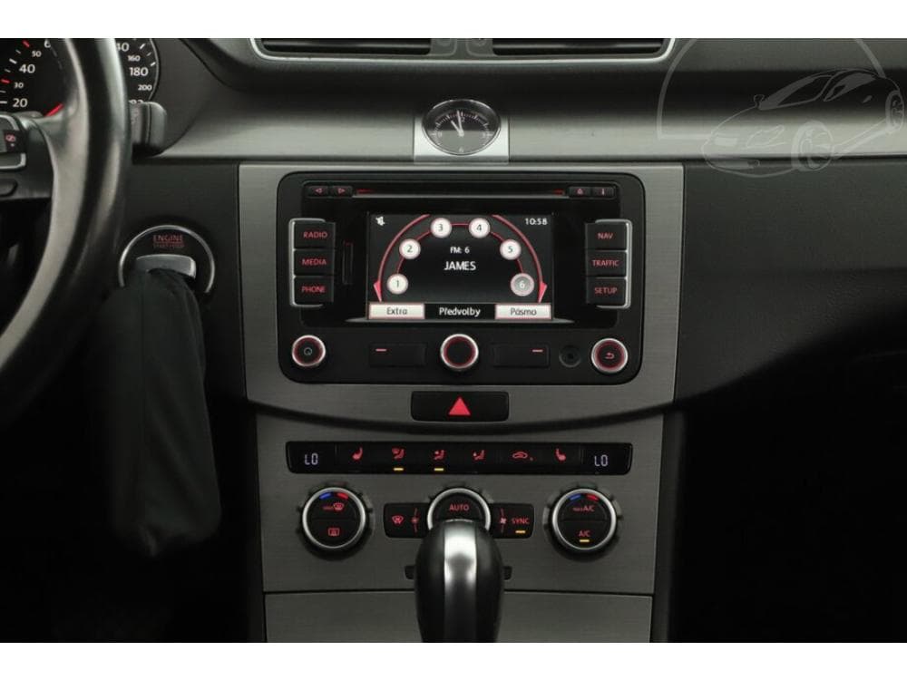 2014 Volkswagen PASSAT - 17