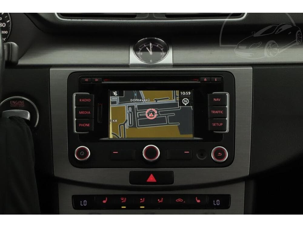 2014 Volkswagen PASSAT - 25