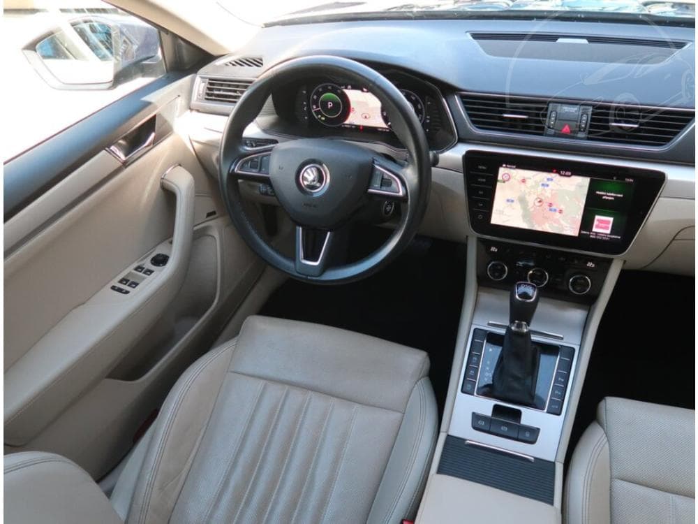 2019 Škoda SUPERB - 13