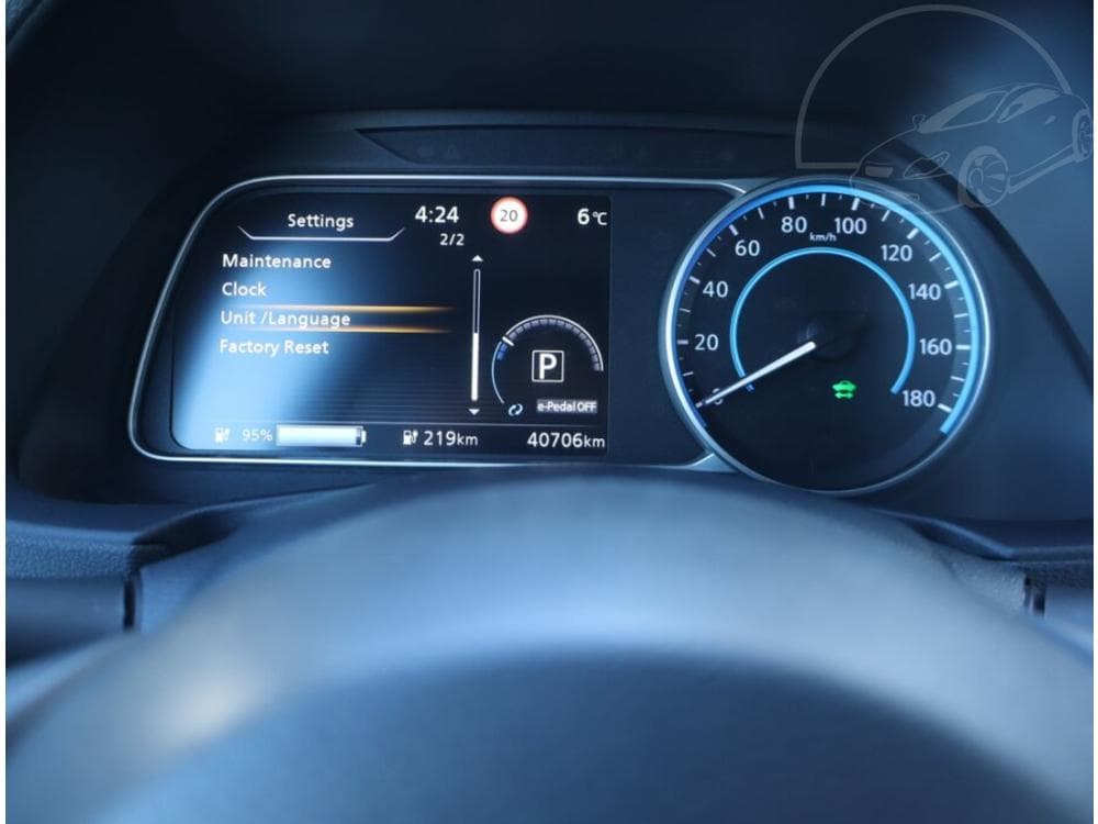 2022 Nissan LEAF - 31