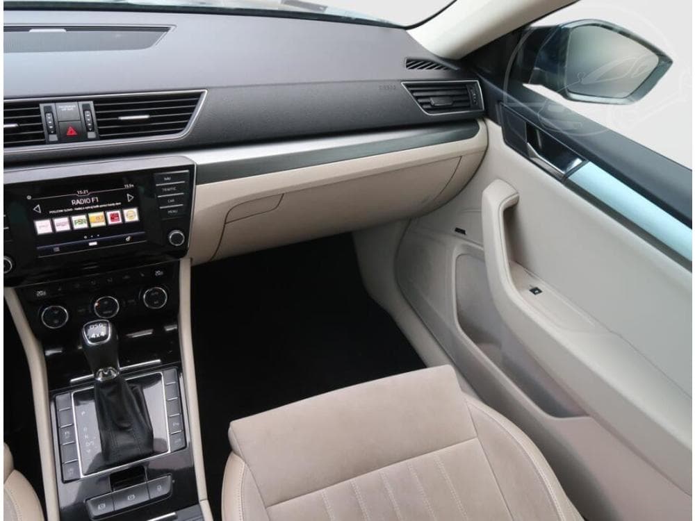 2015 Škoda SUPERB - 8