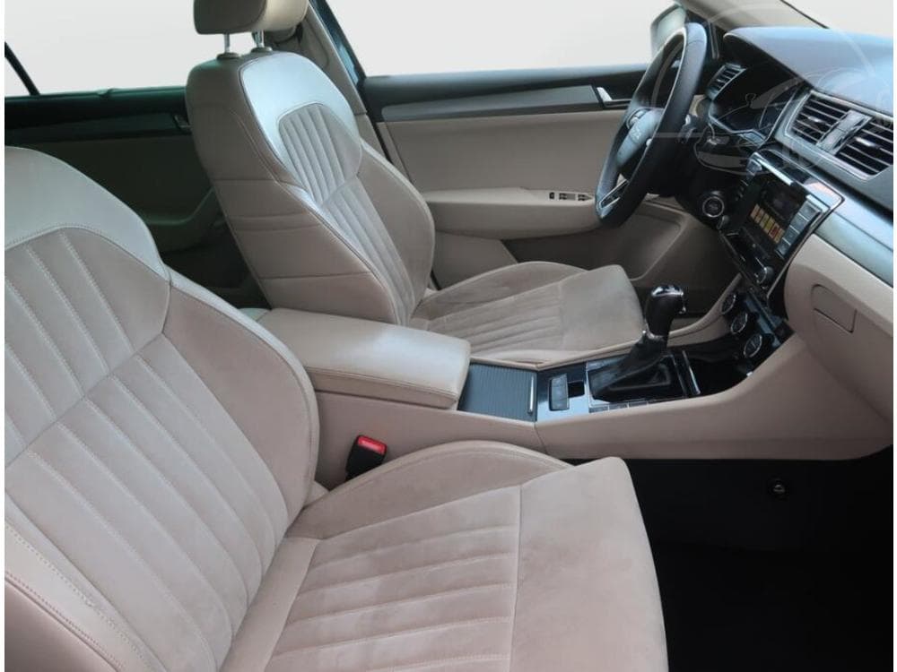 2015 Škoda SUPERB - 9