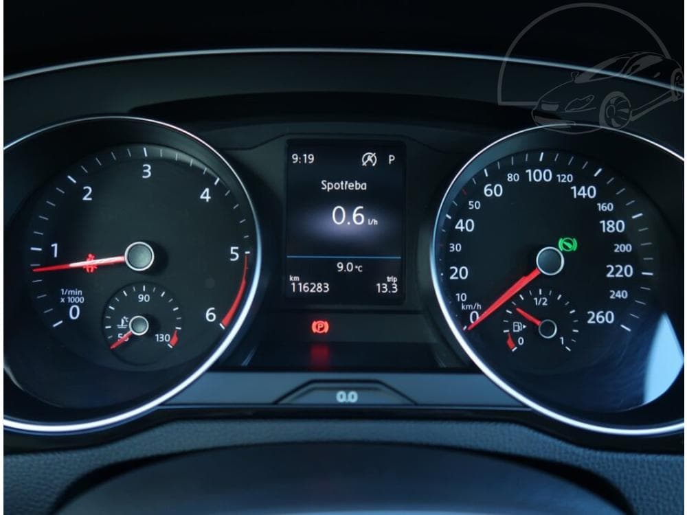 2018 Volkswagen PASSAT - 31