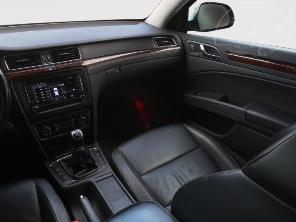 2014 Škoda SUPERB - 8