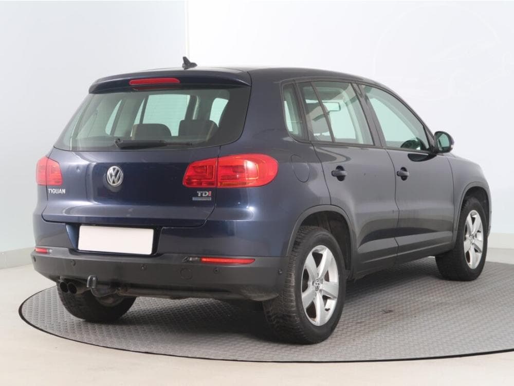 2012 Volkswagen TIGUAN - 5
