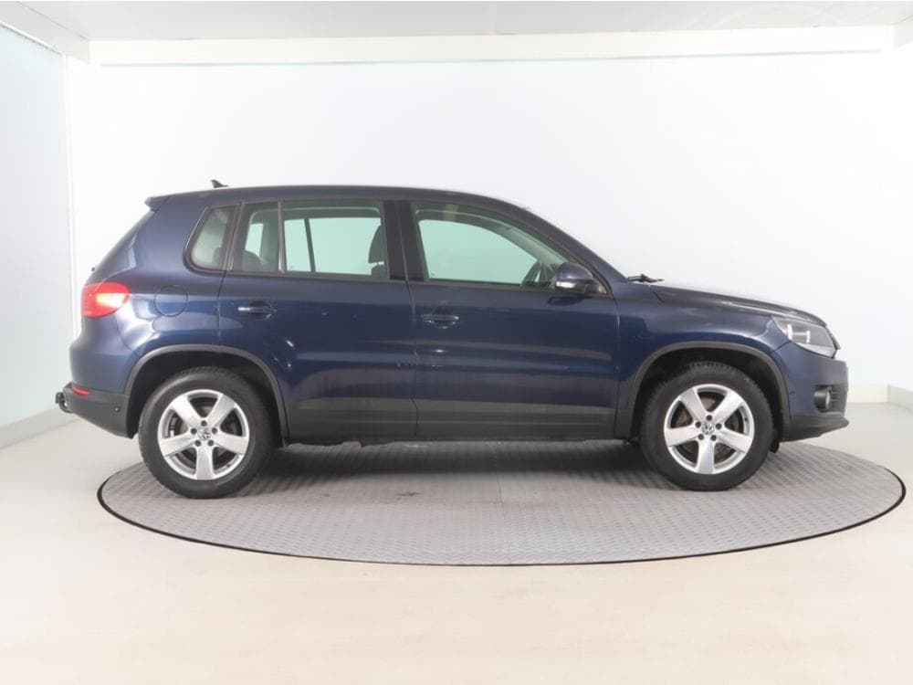 2012 Volkswagen TIGUAN - 6