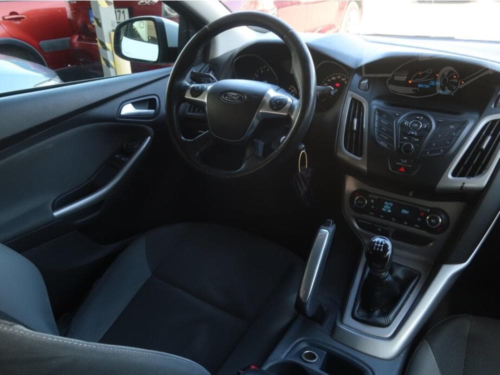 2012 Ford FOCUS - 16