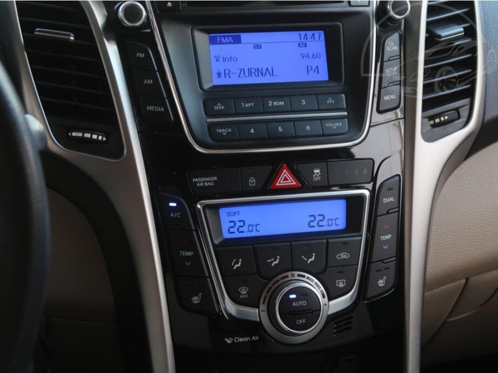 2012 Hyundai i30 - 11