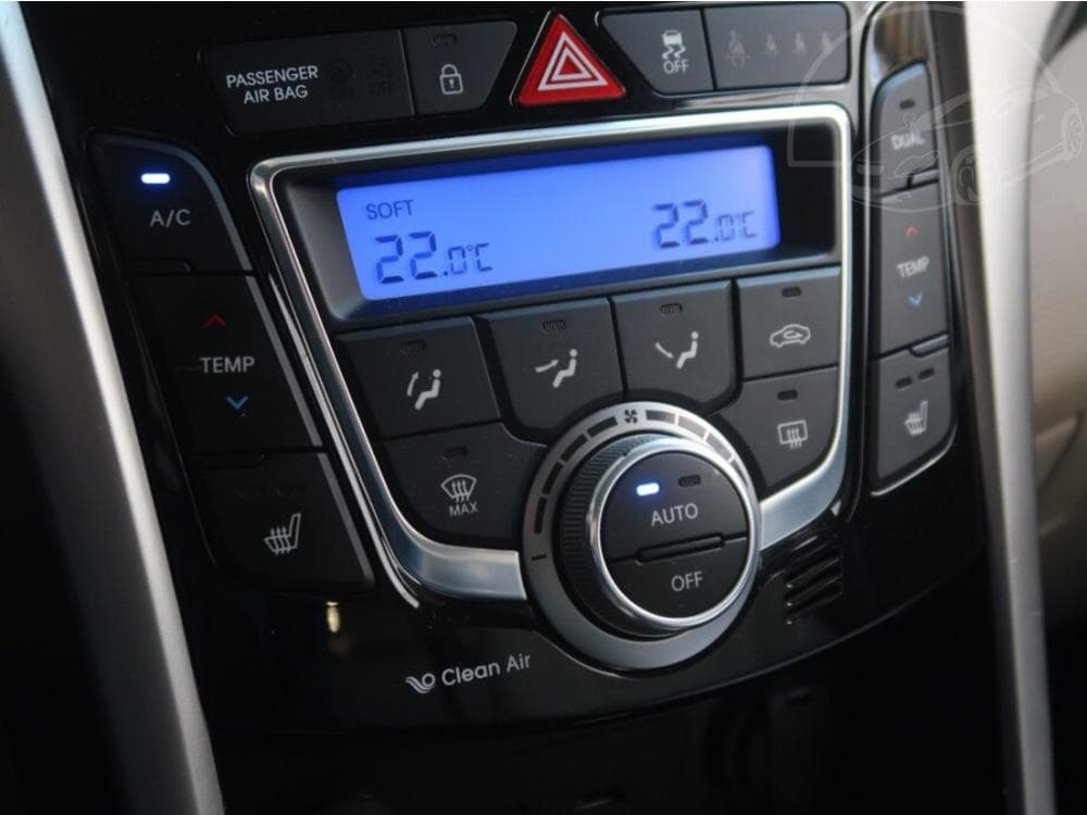 2012 Hyundai i30 - 15