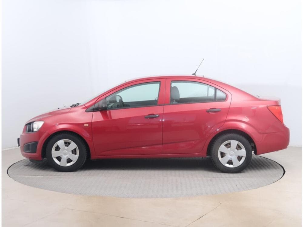 2013 Chevrolet AVEO - 3