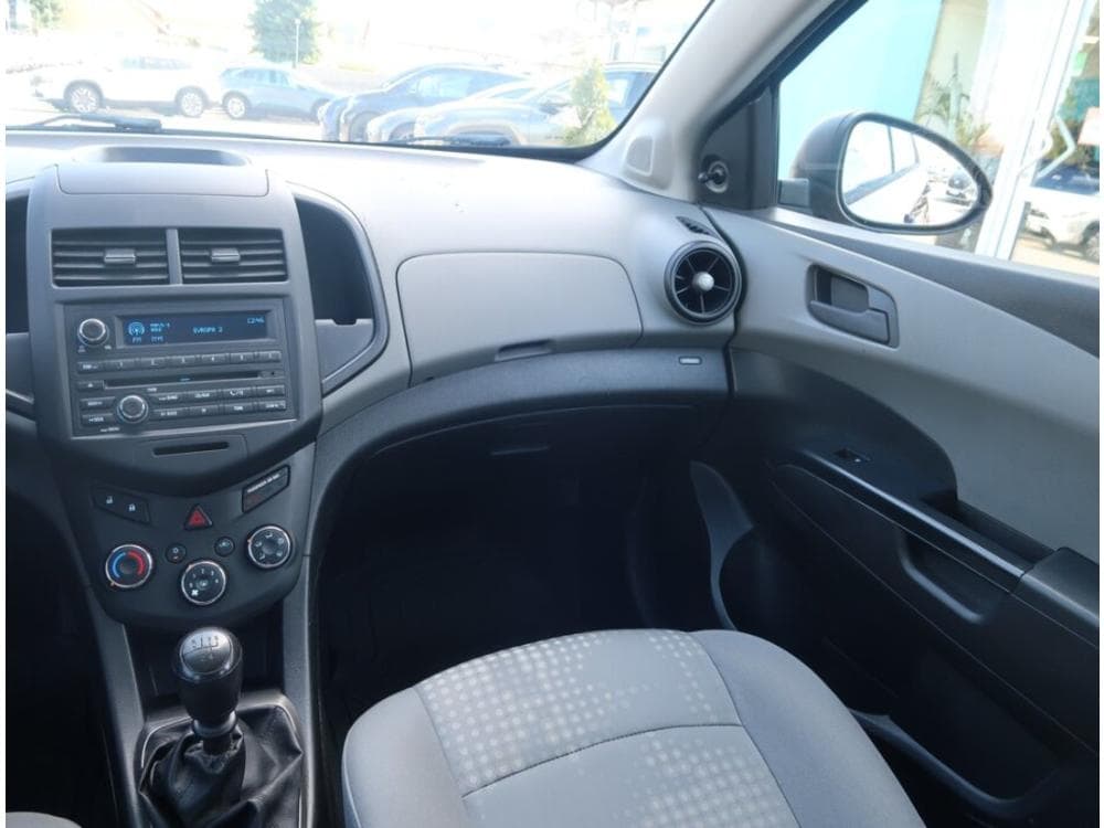 2013 Chevrolet AVEO - 8