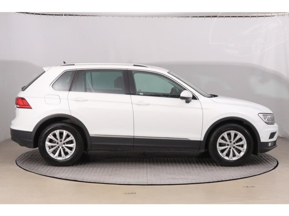 2018 Volkswagen TIGUAN - 16