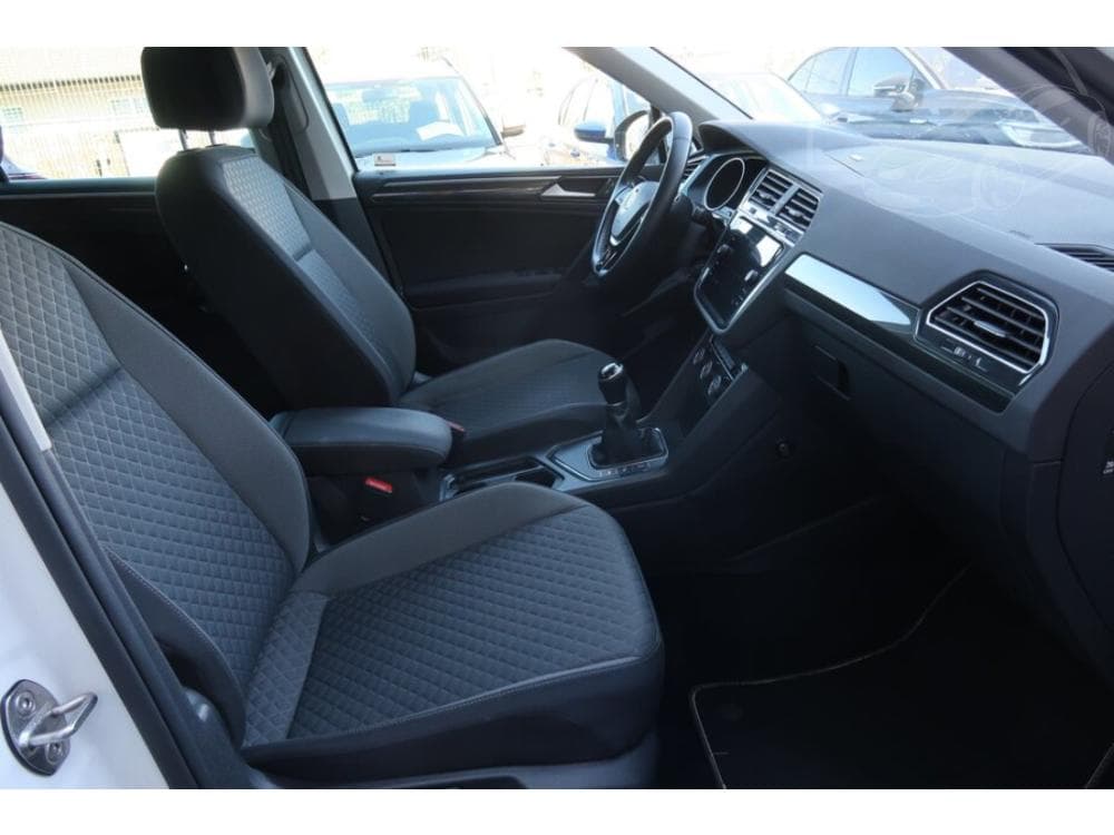 2018 Volkswagen TIGUAN - 25