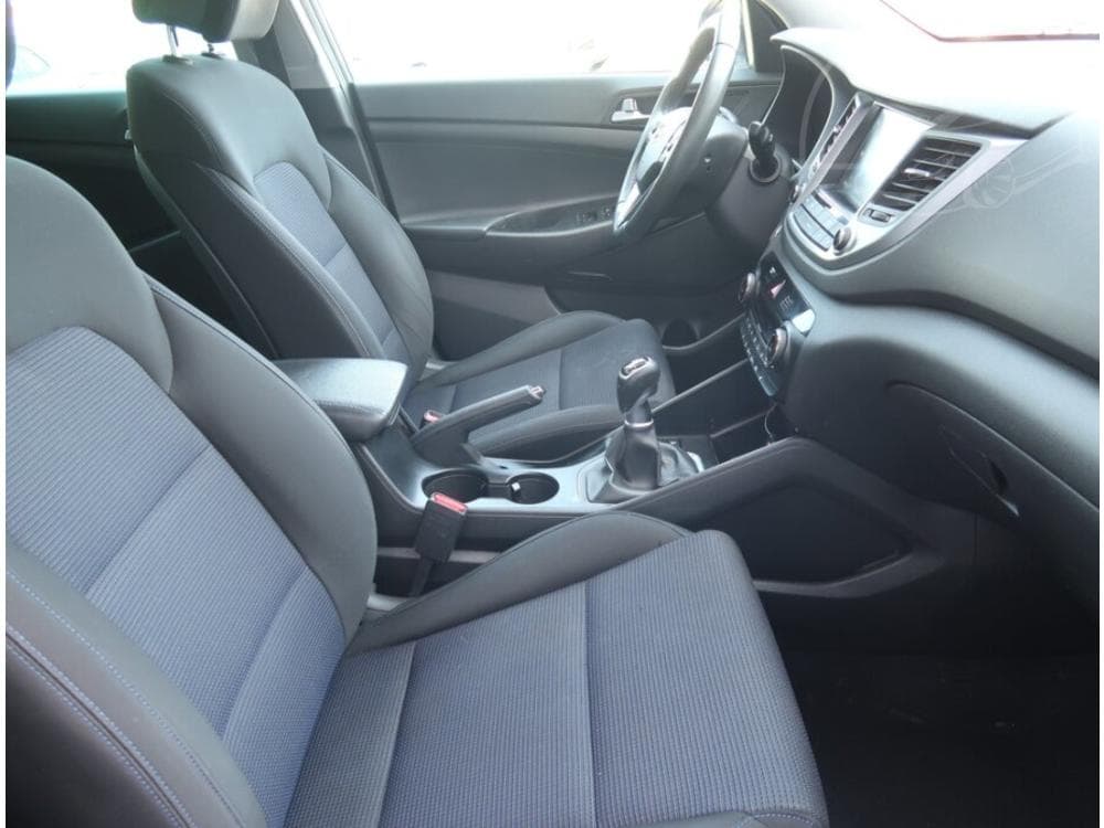 2016 Hyundai TUCSON - 25