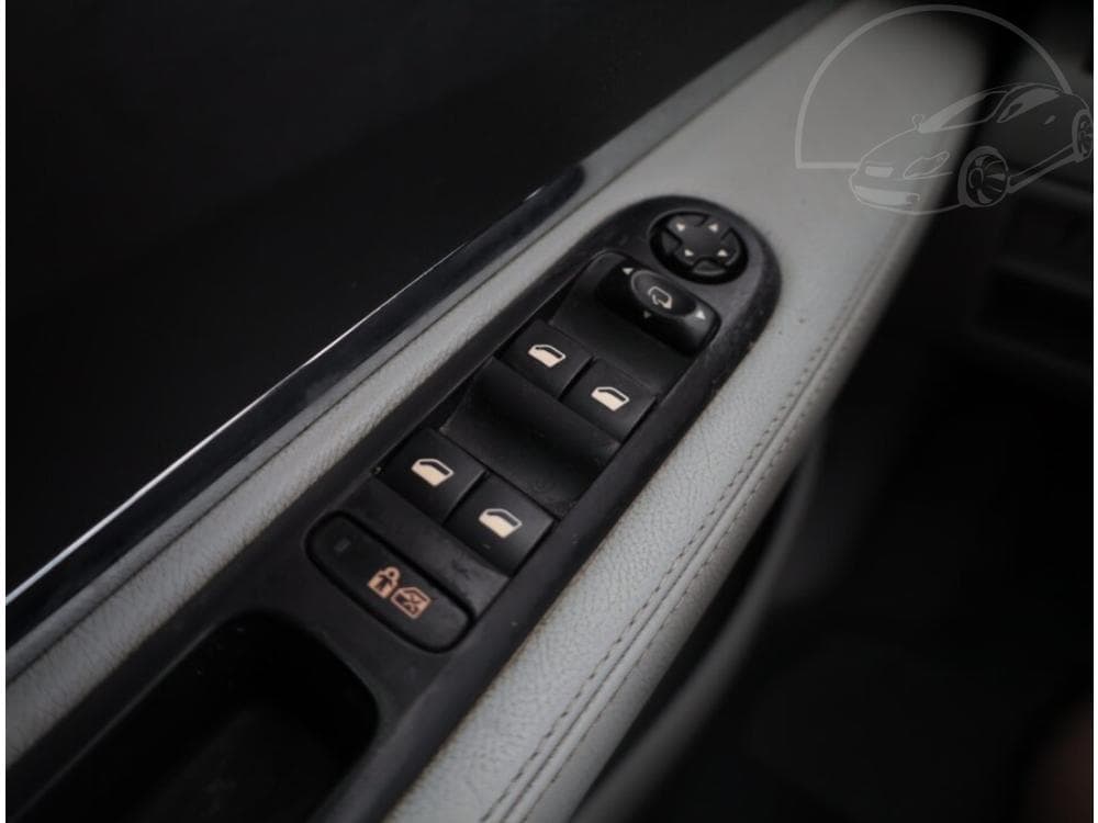 2010 Peugeot 3008 - 11