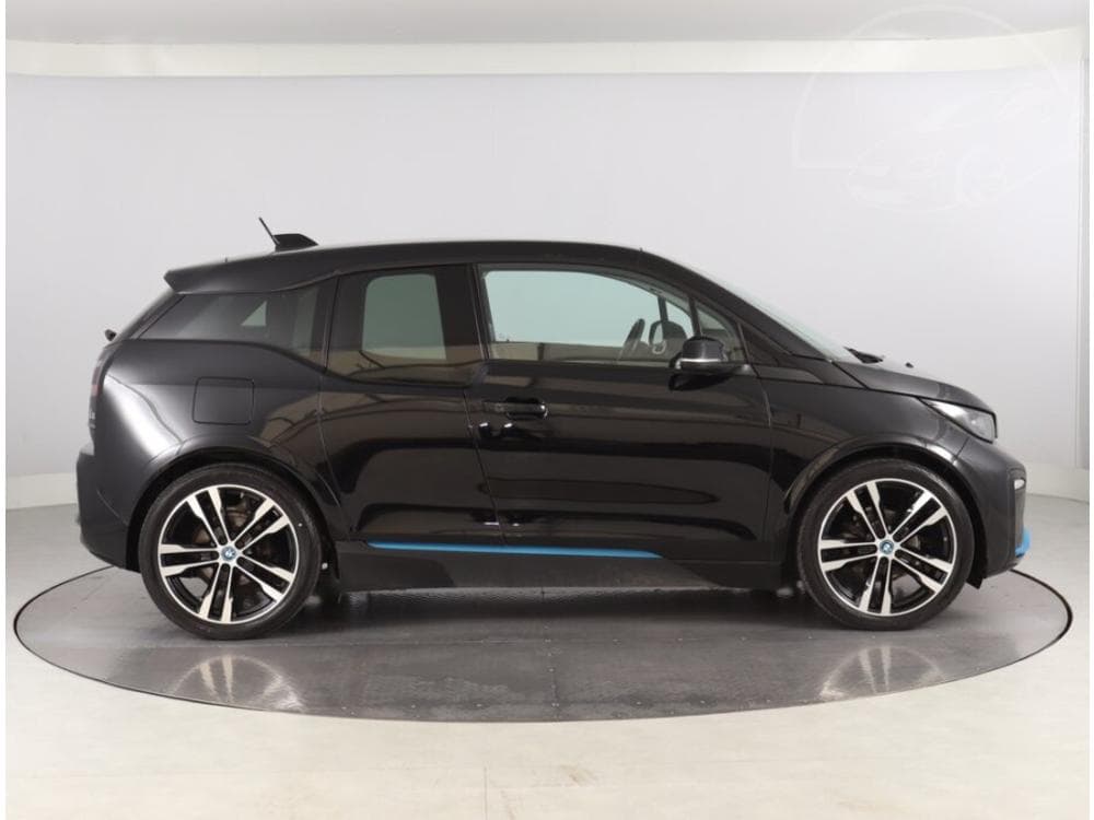 2020 BMW i3 - 11