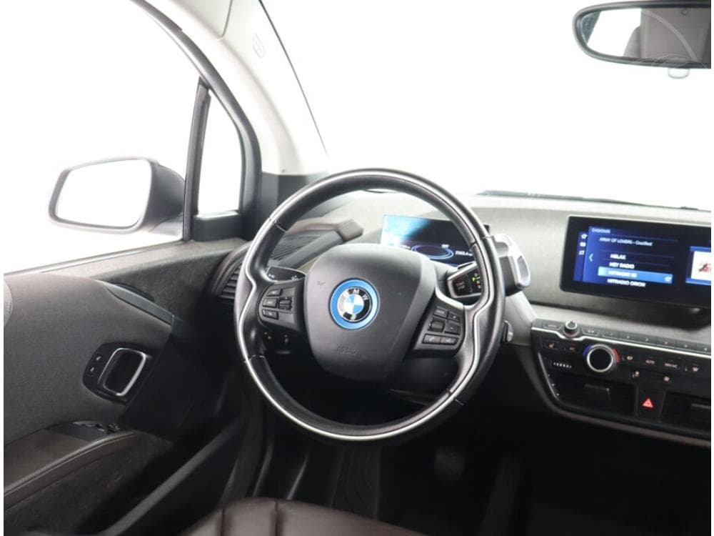 2020 BMW i3 - 13