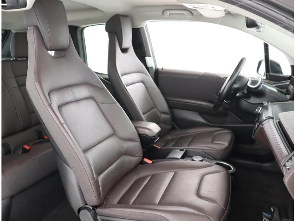 2020 BMW i3 - 17
