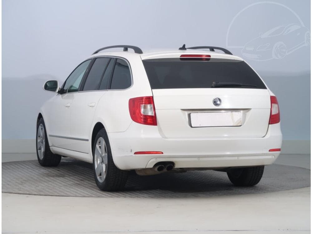 2011 Škoda SUPERB - 4