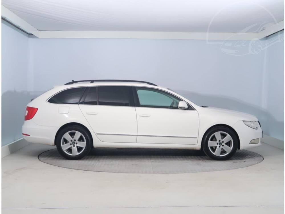 2011 Škoda SUPERB - 6