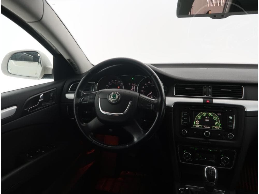 2011 Škoda SUPERB - 7