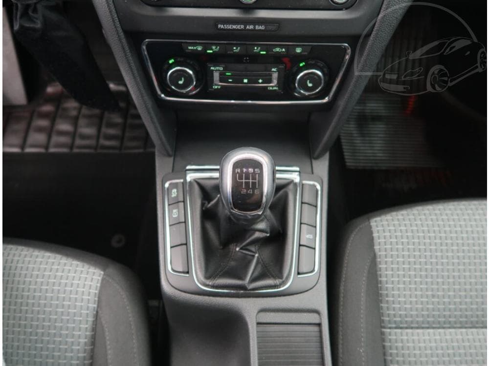 2011 Škoda SUPERB - 13