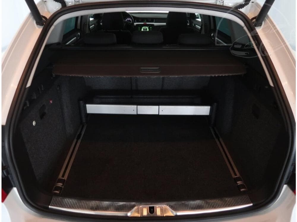 2011 Škoda SUPERB - 14