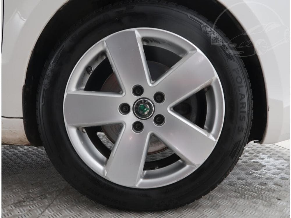 2011 Škoda SUPERB - 15