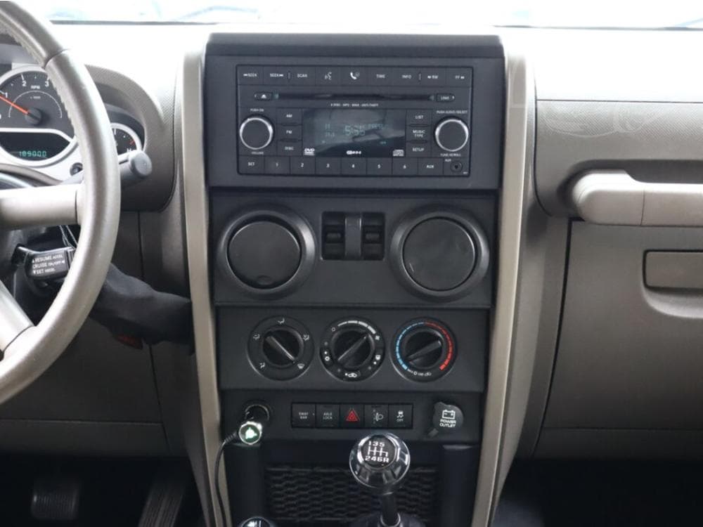 2010 Jeep WRANGLER - 28
