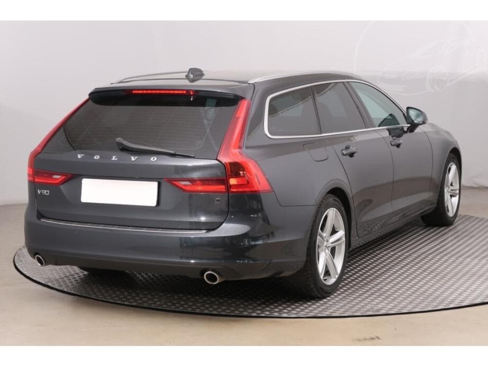 2018 Volvo V90 - 13
