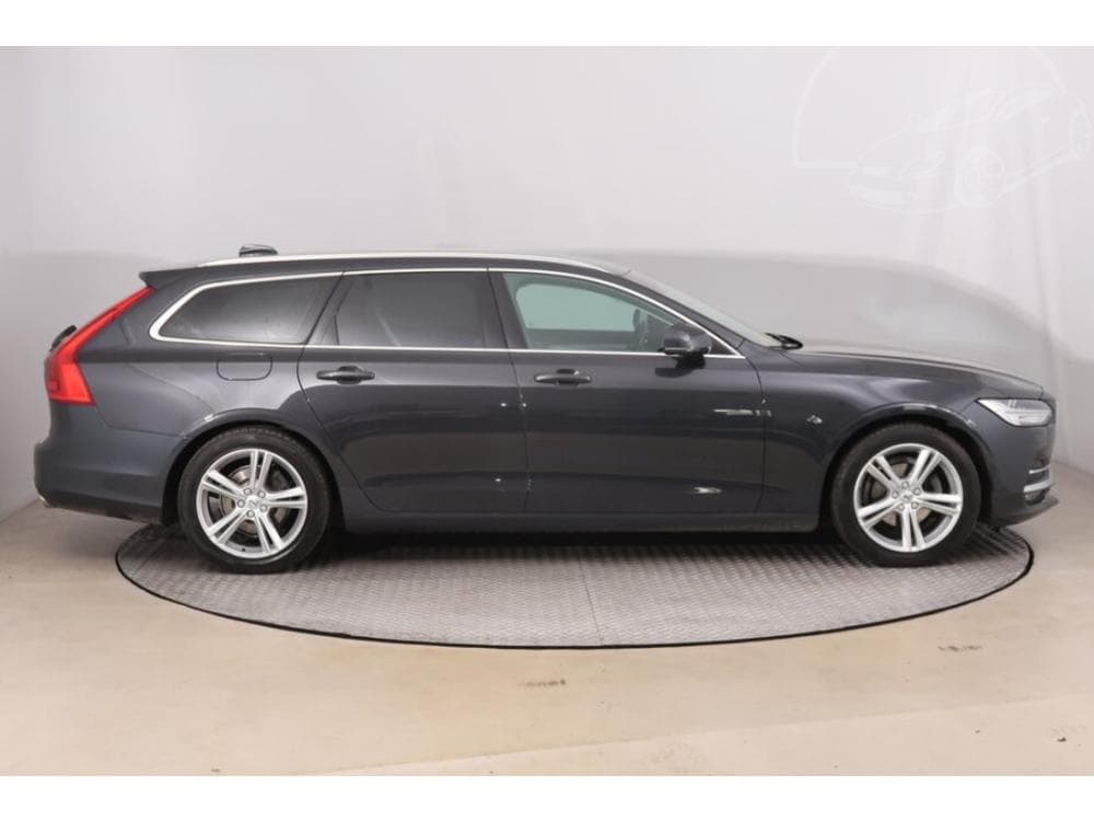 2018 Volvo V90 - 16