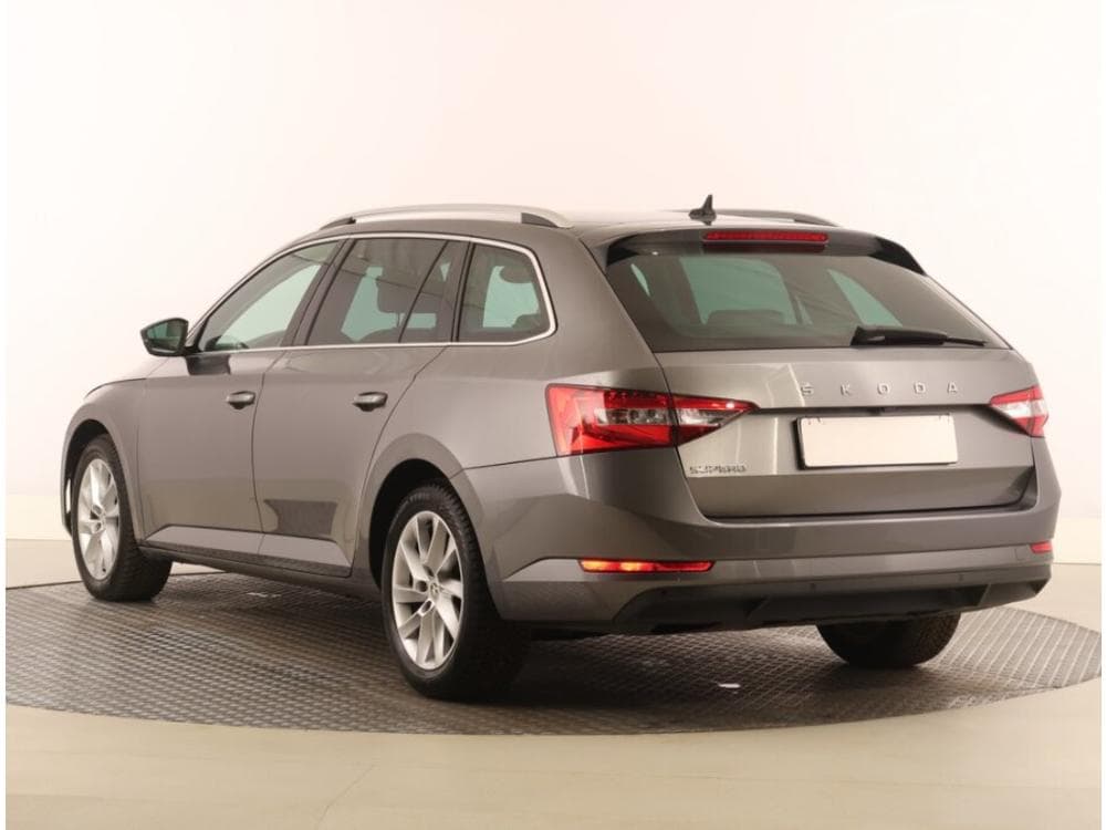 2022 Škoda SUPERB - 7