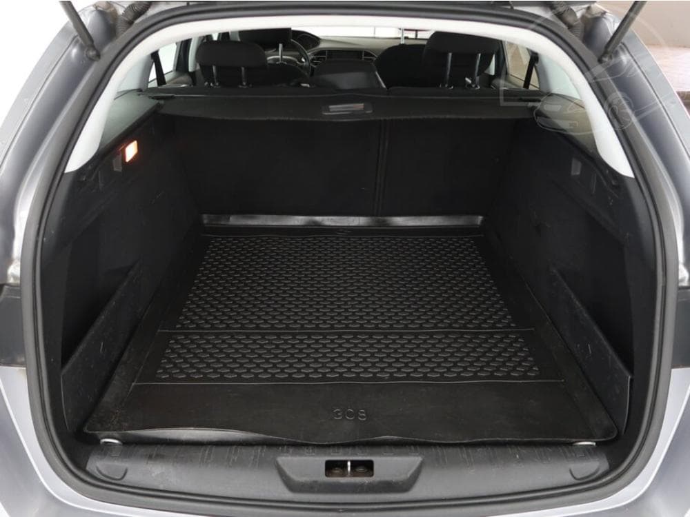 2017 Peugeot 308 - 13