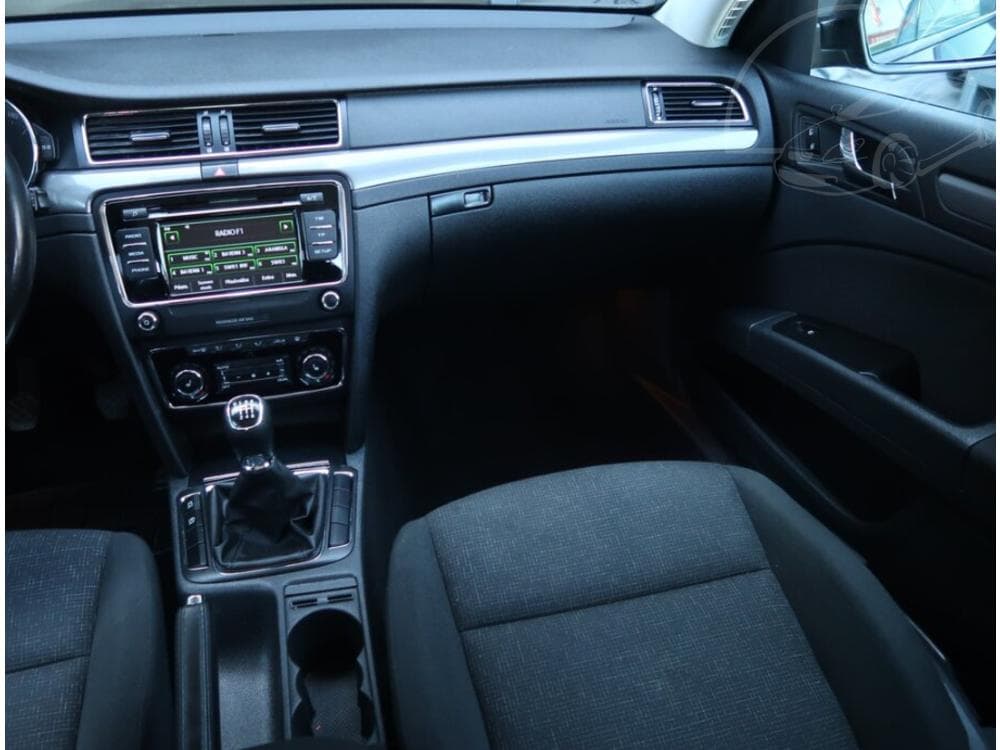 2014 Škoda SUPERB - 8