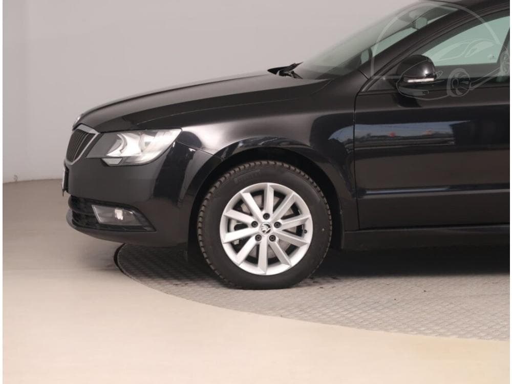 2014 Škoda SUPERB - 14
