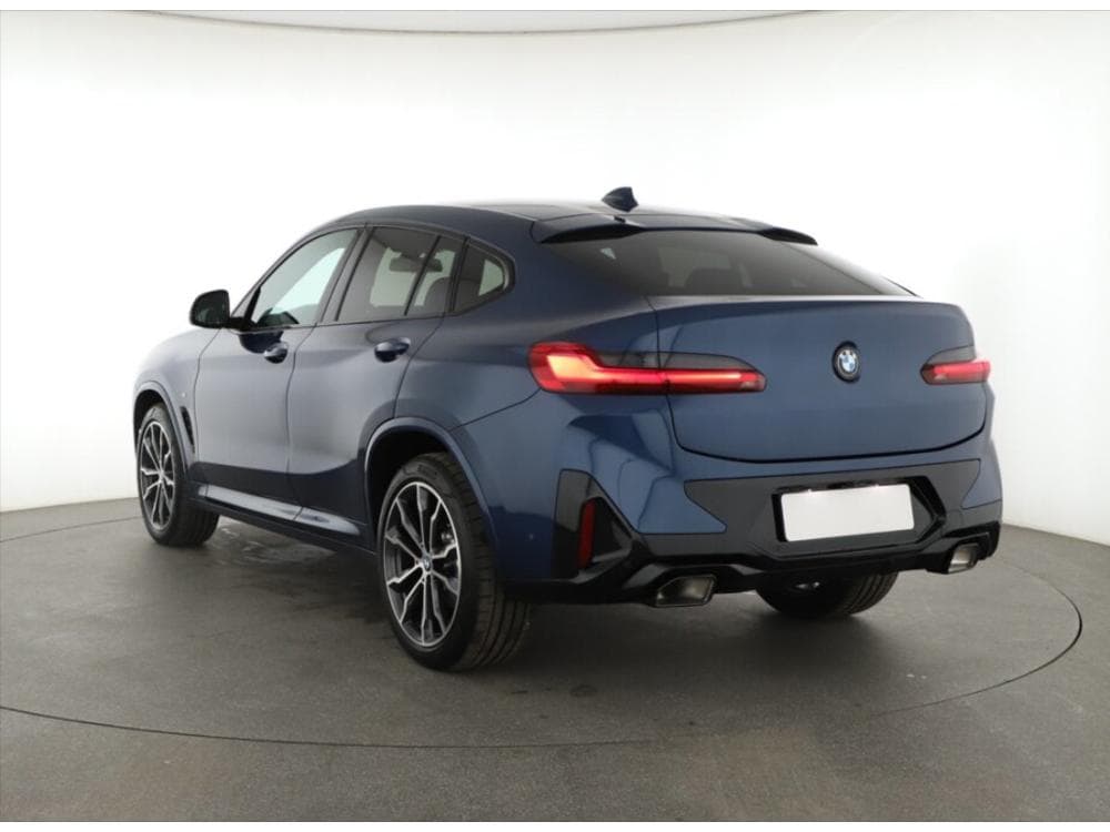 2025 BMW X4 - 10