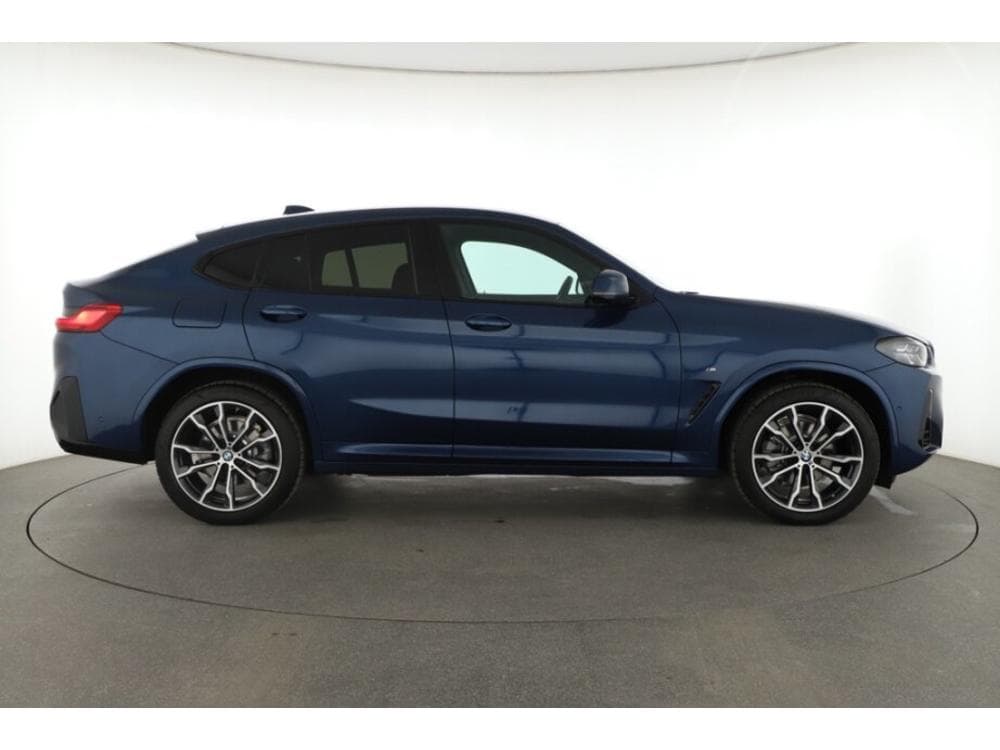 2025 BMW X4 - 16