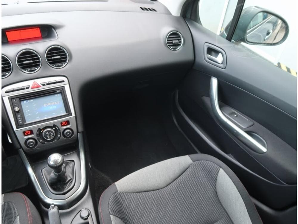 2011 Peugeot 308 - 8