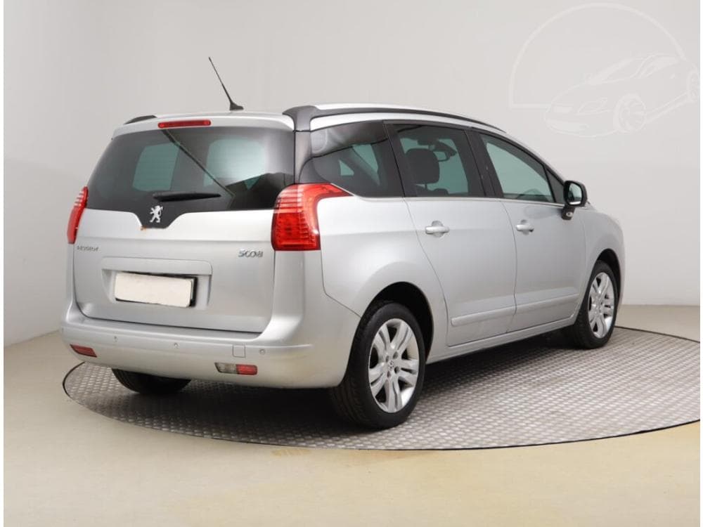 2011 Peugeot 5008 - 5