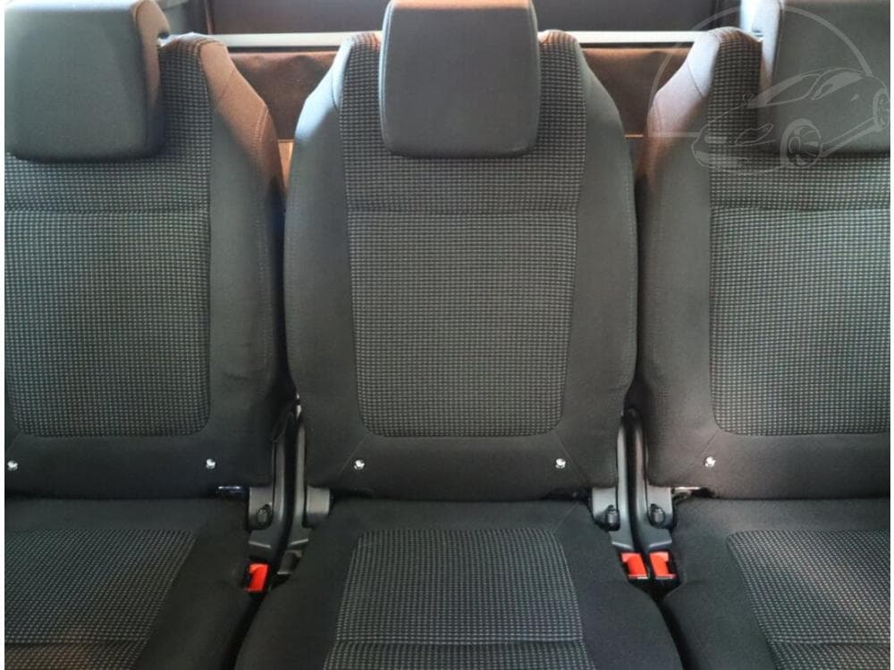 2011 Peugeot 5008 - 10
