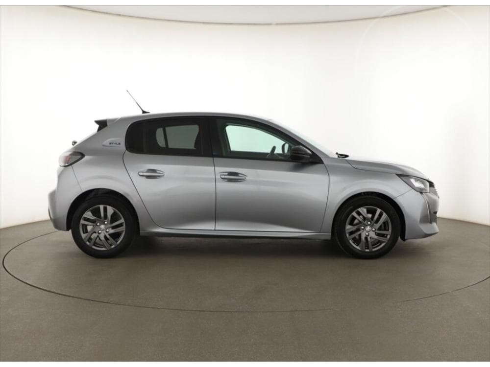 2022 Peugeot 208 - 16