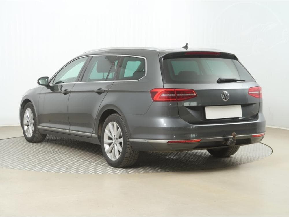 2015 Volkswagen PASSAT - 4