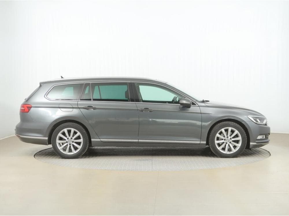 2015 Volkswagen PASSAT - 6